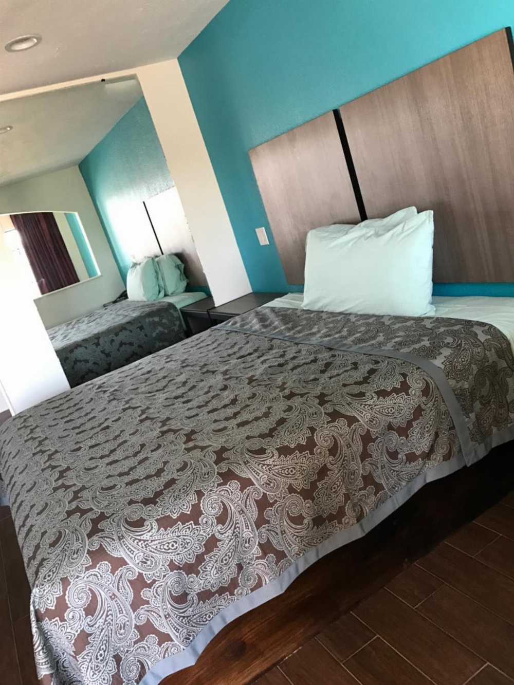 Room image 2
