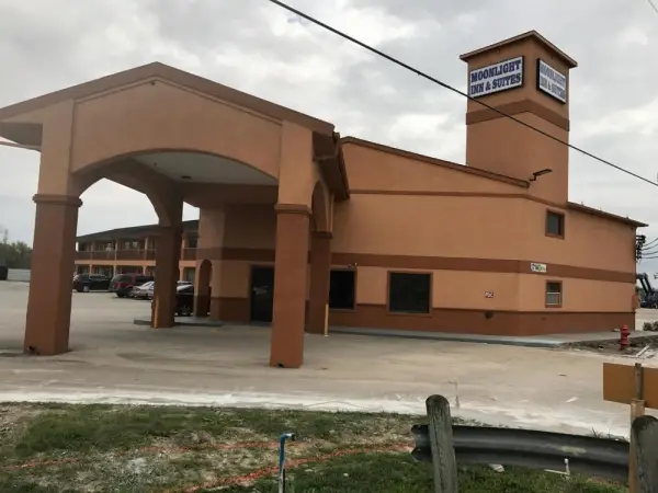 Moonlight Inn & Suites Main image